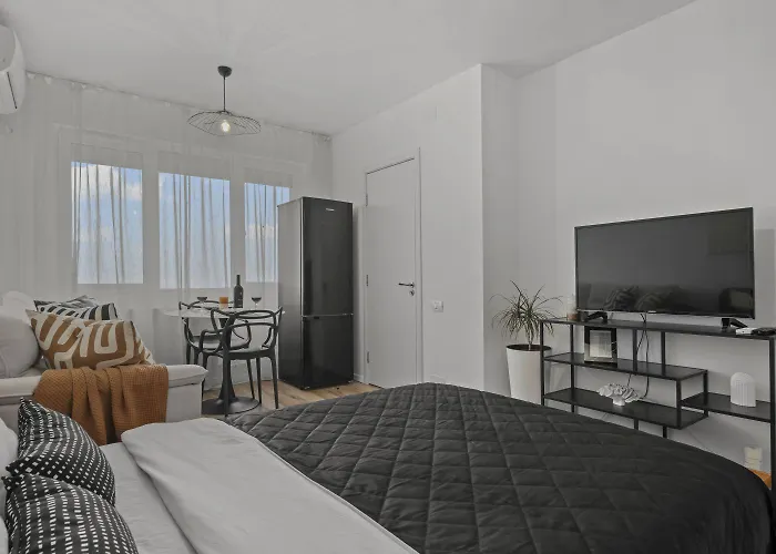 Urban View Studio - Free Parking - Metro Station - Self Check-In